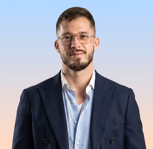 Szymon Til — Founder & CEO invette.dev